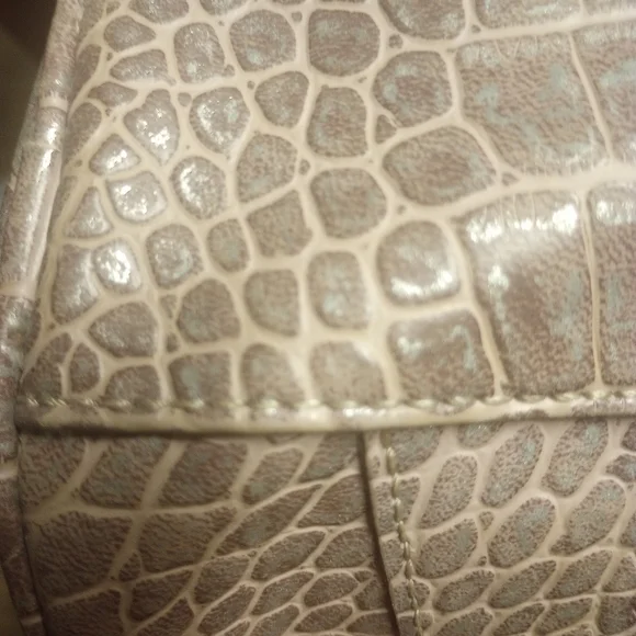 Nine West Dome Shoulder/ Tote Bag - Picture 8 of 12